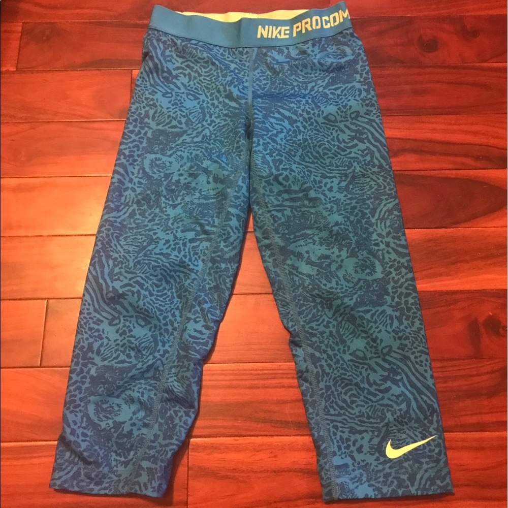 Nike pro XS